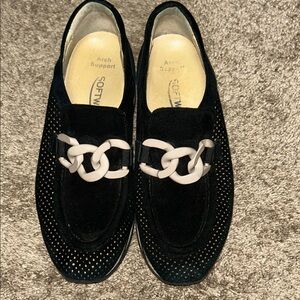 SoftWaves Arch Support Women's Black Loafers with Tan Chain Detail